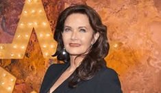 lynda carter height