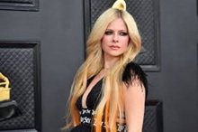 avril lavigne height