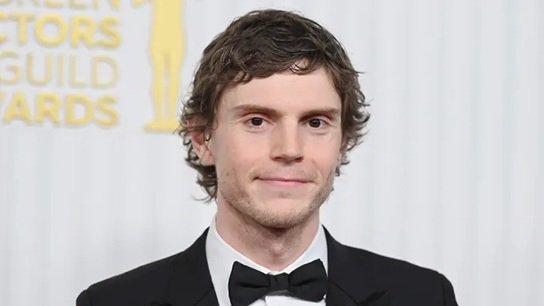 evan peters height