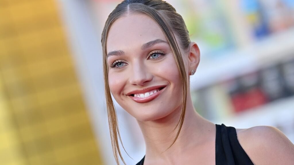 maddie ziegler height