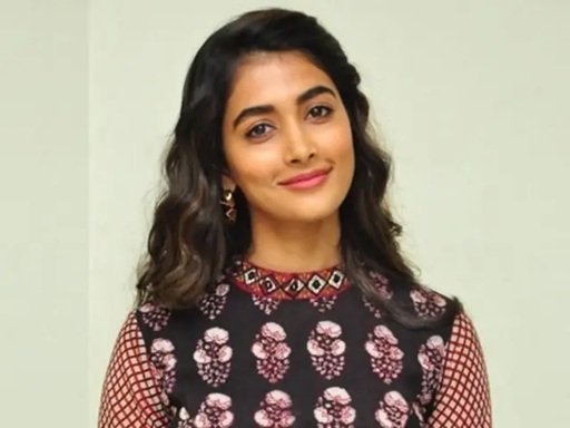 pooja hegde height