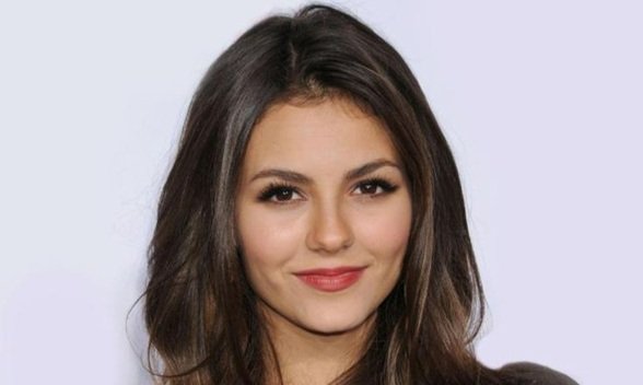 victoria justice height