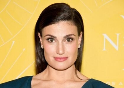 idina menzel height