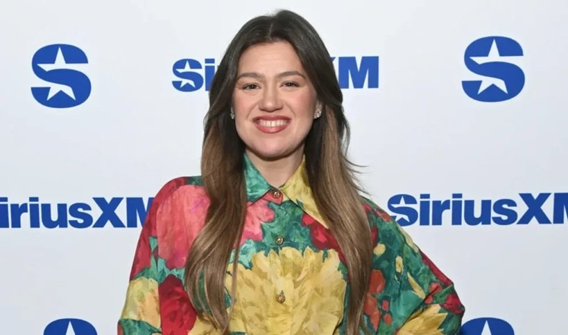 kelly clarkson height