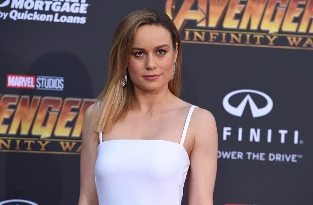 brie larson height