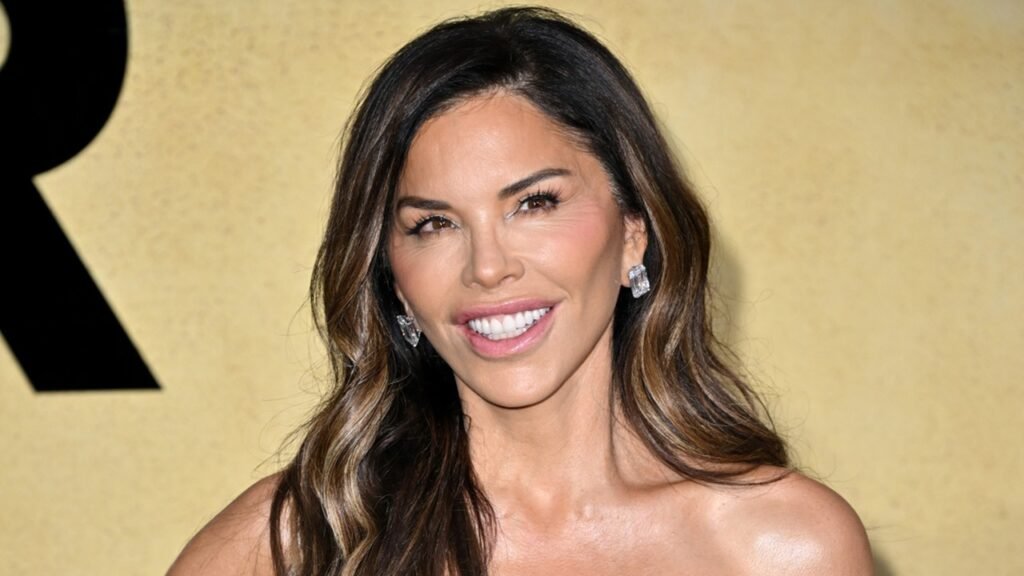 lauren sanchez height