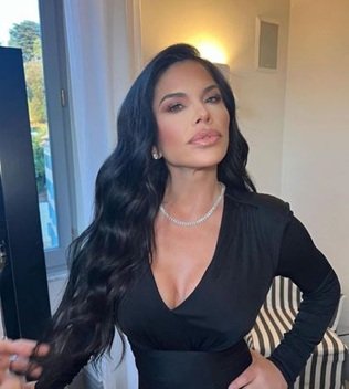 lauren sanchez height